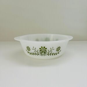 GLASBAKE White Milk Glass Green Daisy Floral Round Casserole Baking Dish 1.5 Qt